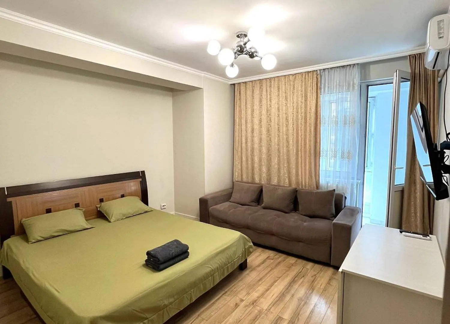 Apartment 1-Комнатная Квартира В Центре Города Алматы Жк Абай 130 Abay 130